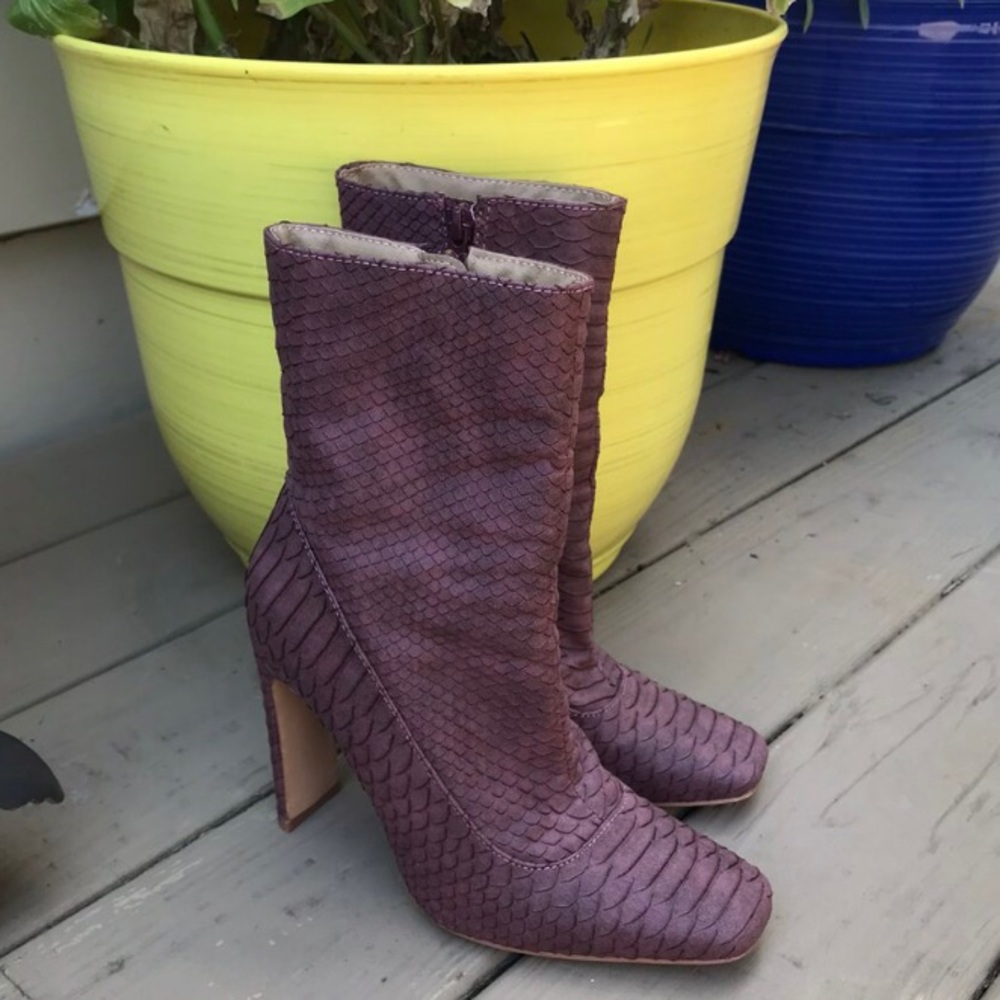 UNBRANDED snake skin boots
